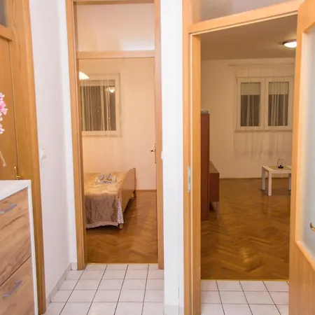 Banovic Apartment