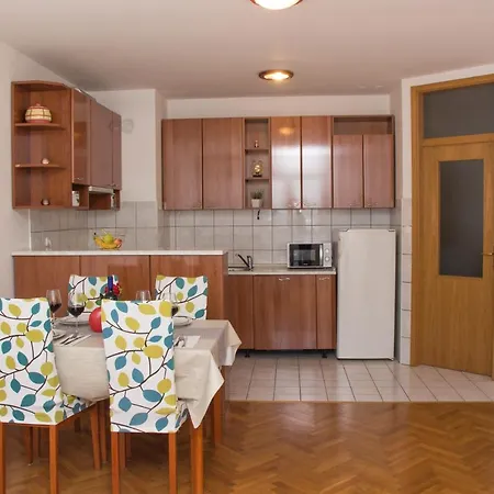Apartment Banovic Omis